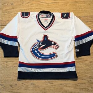 CCM Vancouver Canucks White Hockey Jersey - Youth L/XL